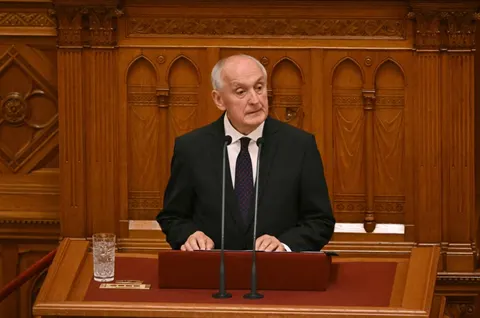 Угорщина обрала нового президента: хто такий Андраш Бака