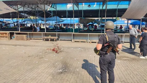 Дрон вдарив по центральному ринку Слов'янська: троє поранених