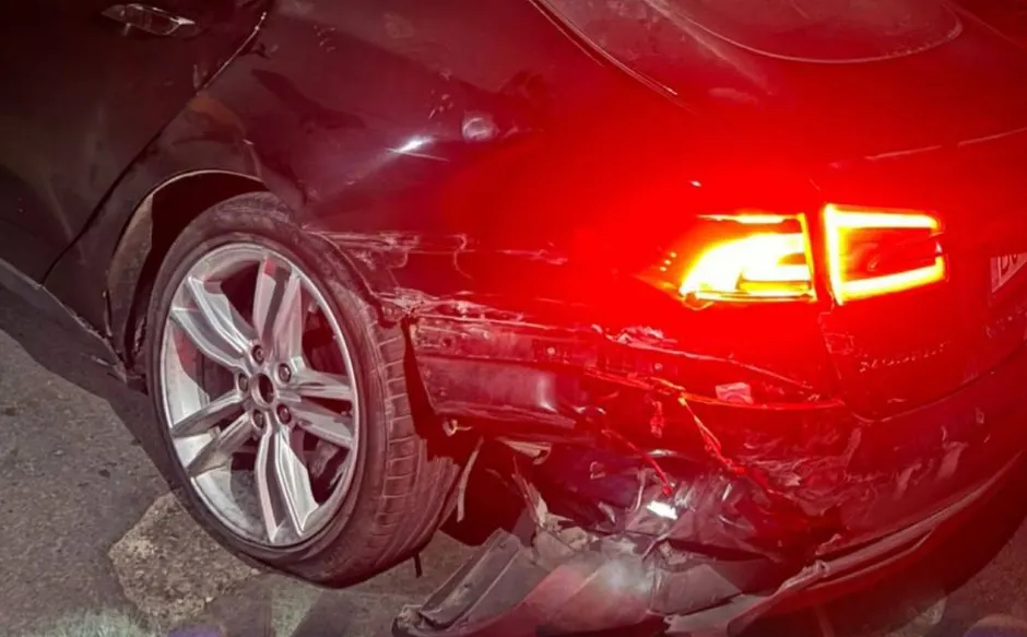 У Тернополі нетверезий водій Audi врізався у Tesla