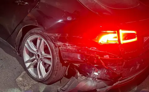 У Тернополі нетверезий водій Audi врізався у Tesla