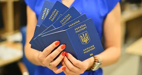 Паспорт за кордоном без «Резерву+»: що змінилося для українців
