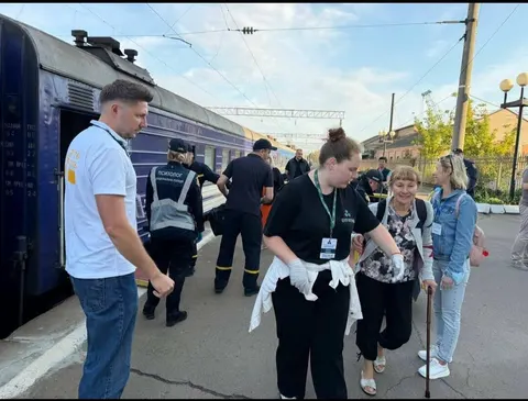 36 жителів Донеччини прибули на Рівненщину евакуаційним поїздом