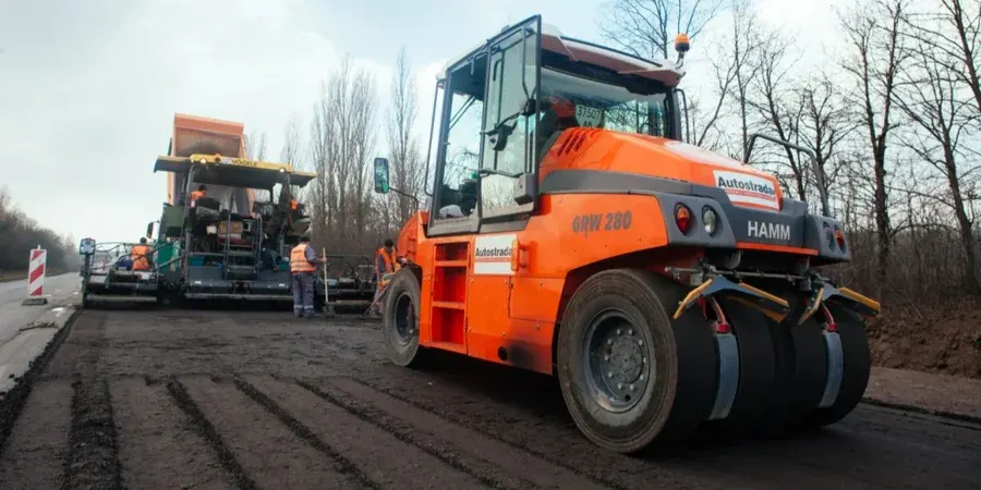 «Платежі не проходять»: Автострада нарахувала 15 млрд грн боргів і згортає роботи