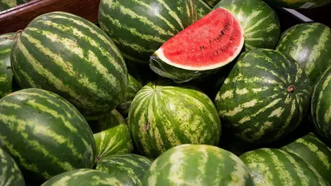 Кавуни в Україні дешевшають: ціни в супермаркетах і прогноз на серпень