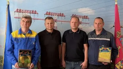 Енергетики «Запоріжжяобленерго» отримали подяки від ОДА за роботу під обстрілами