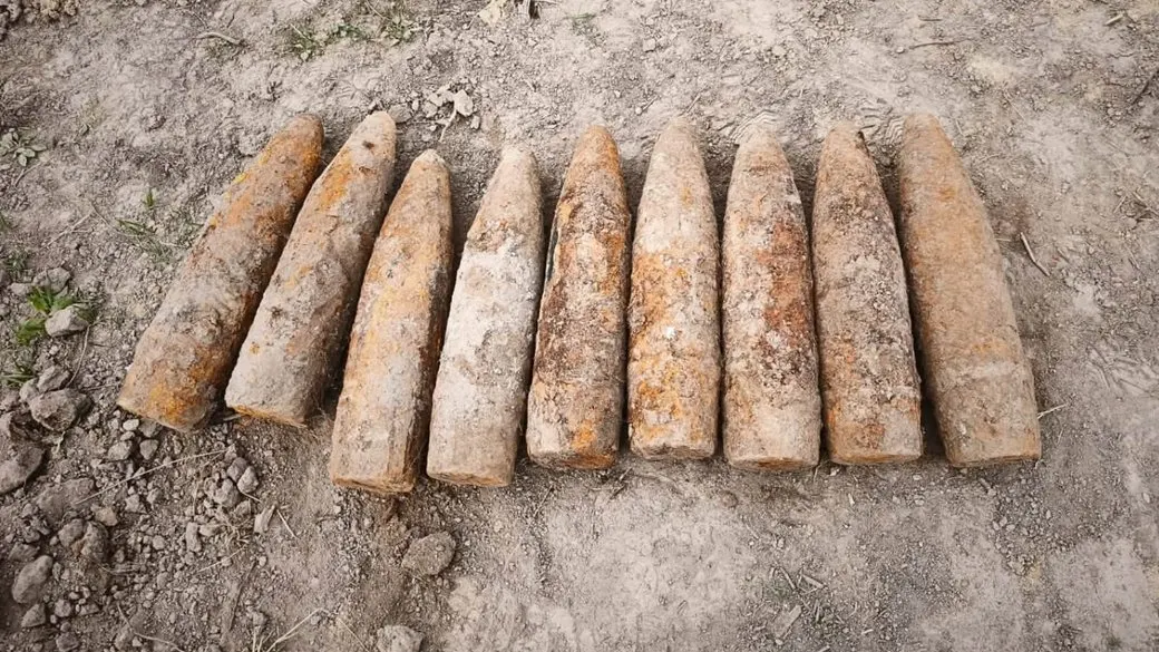 На Львівщині під час земляних робіт викопали 230-мм снаряд часів Другої світової