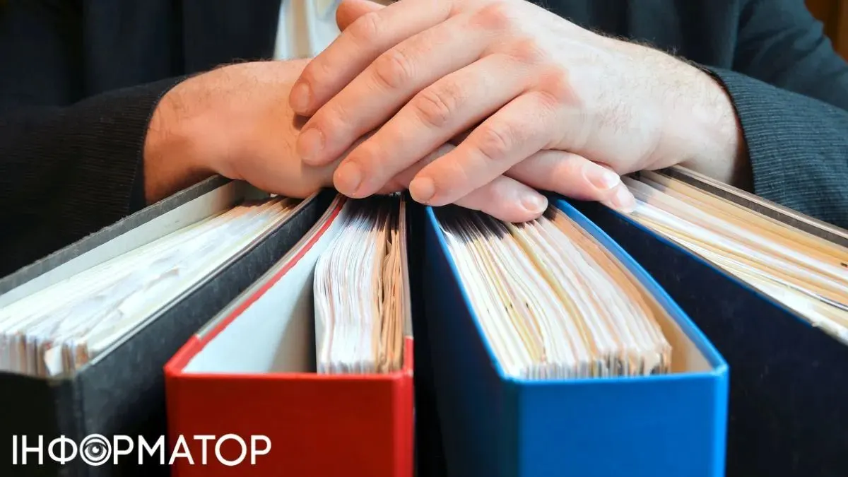 Зарплати чиновників: скільки отримують у червні та хто лідер рейтингу