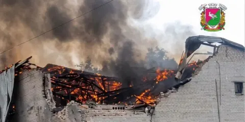 Росія двічі вдарила по торговому центру в Лозовій: 10 поранених