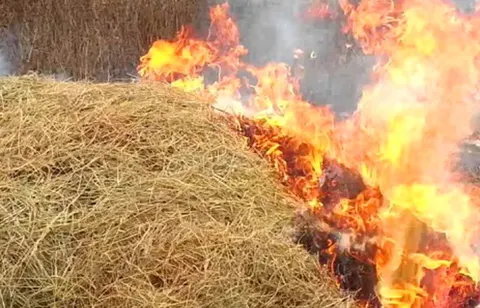 На Миколаївщині за добу сталося п'ять пожеж: горіли скирти сіна та склади агрофі