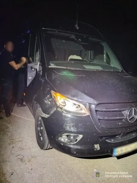 На Львівщині мікроавтобус збив пішохода: 20-річний юнак помер у лікарні