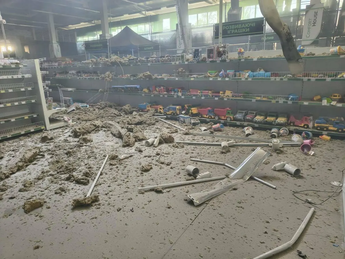 Майже 50 ударів по Дніпропетровщині: поранені люди, пожежа та зруйновані будівлі