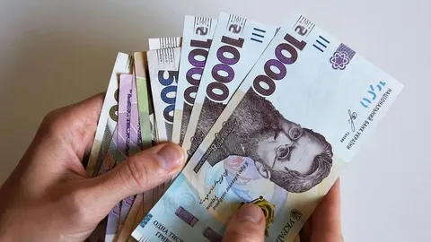 Додаткова тисяча до пенсії: хто може отримати і як оформити