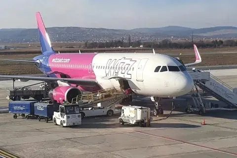 Тріщина на ілюмінаторі зупинила рейс Wizz Air прямо перед зльотом