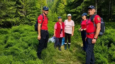 Заблукали в лісі на Франківщині: рятувальники знайшли двох жінок за допомогою дрона