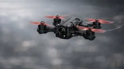 На Харківщині росіяни знову б'ють FPV-дронами по цивільних авто: є поранені