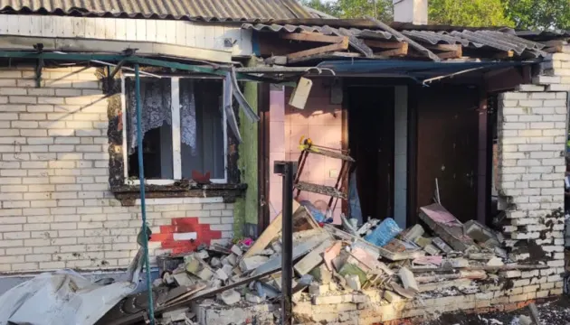 Ранковий обстріл Сум: чотири влучання в Ковпаківському районі, є постраждалий