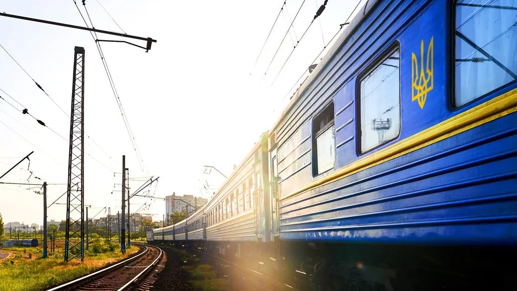 Поїзди до Миколаєва затримуються: київський рейс запізнюється на вісім годин