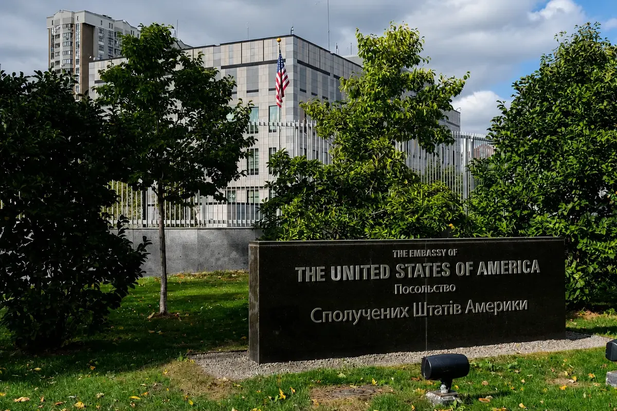 Посольство США радить американцям в Україні бути готовими до виїзду