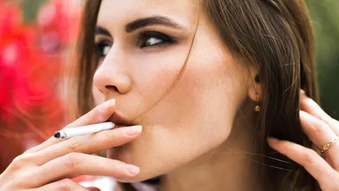 Священник ПЦУ пояснив, чи гріх курити і що про це каже Біблія