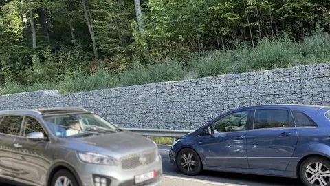 У Львові завершили зводити 100-метрову підпірну стінку на Личаківській
