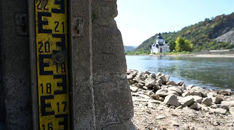 Рейн обмілів: у Німеччині дорожчає пальне