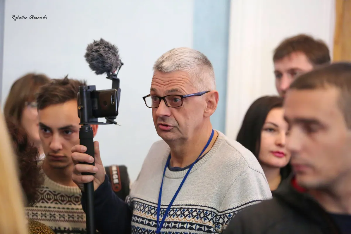 Вбивство Комарова: слідчі шукали нападника за недопалками, але без результатів