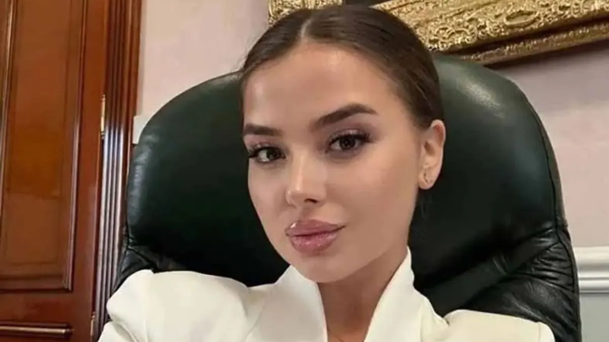24-річна юристка з Одеси пояснила в суді, звідки в неї дорогі прикраси