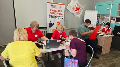 Понад 110 млн грн за два місяці: кому Український Червоний Хрест виплатив допомо