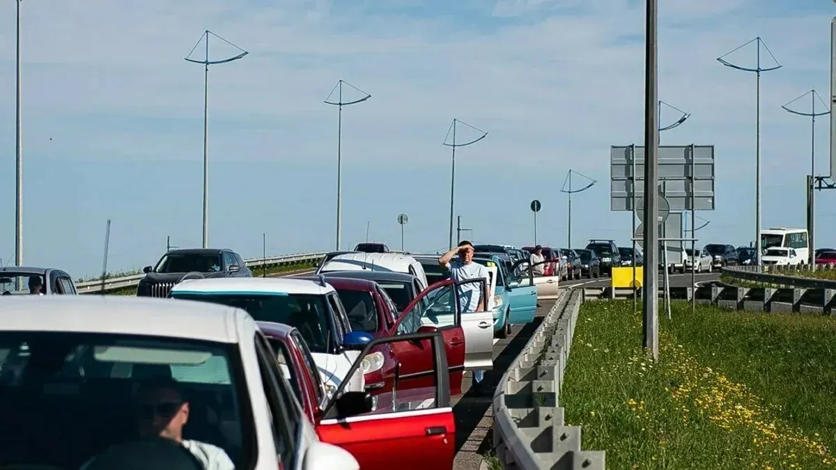 Слідом за Москвою: у Петербурзі обмежили продаж бензину на АЗС