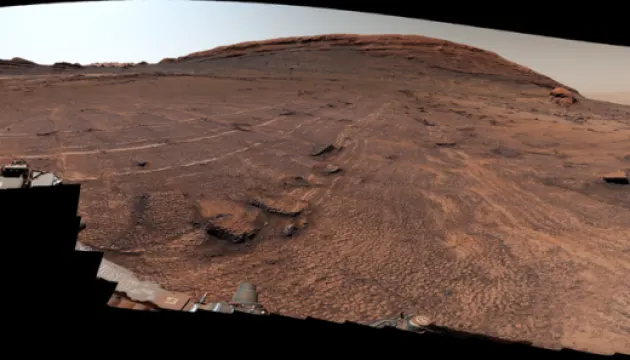 Марсохід Curiosity знайшов велетенське поле «сотів» на Марсі