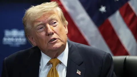 «Європа могла б заплатити»: Трамп знову про гроші за зброю для України