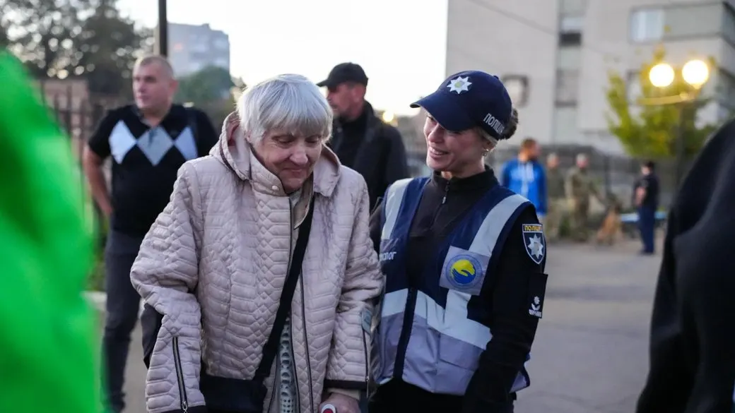 На Рівненщину прибув 16-й евакуаційний потяг з Донеччини: 25 людей і їхні улюбленці