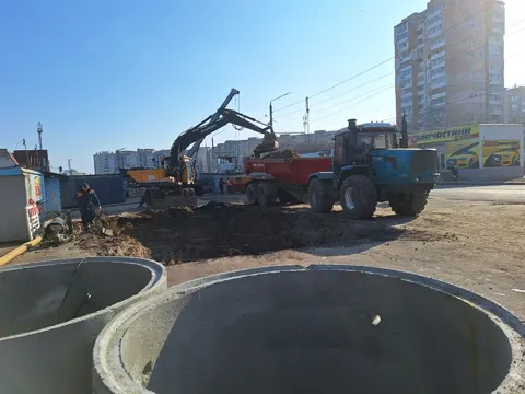 На Намиві за 7,5 млн гривень відремонтують аварійний колектор біля ринку «Штрасе