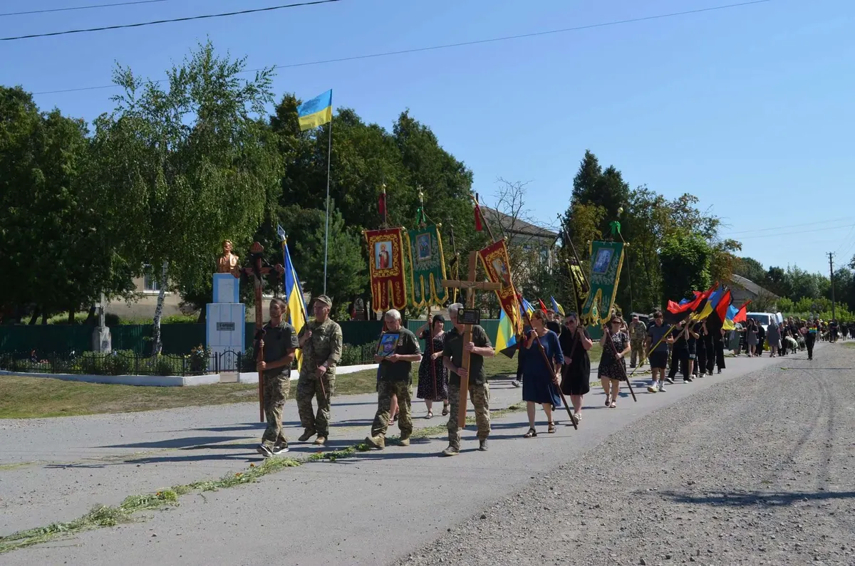 Понад 500 днів рідні чекали на диво: на Тернопільщині попрощалися зі захисником Володимиром Скоромним