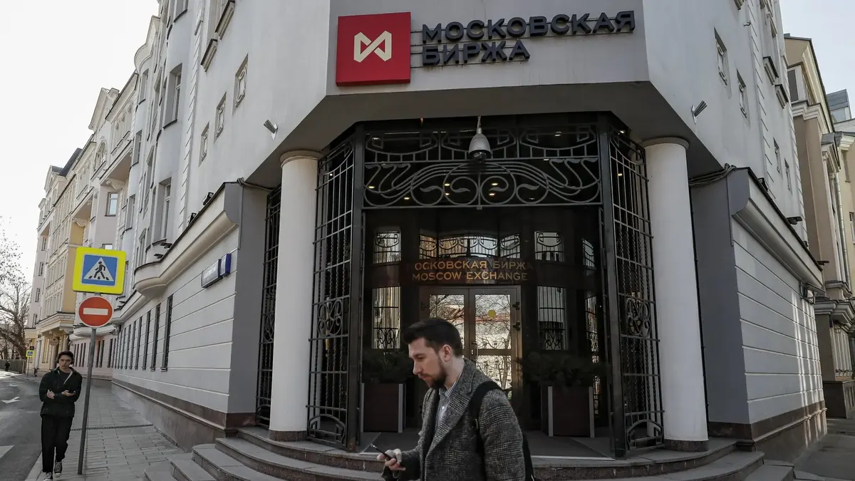 Росіяни рекордно понесли гроші на біржу та за квартал втратили сотні мільярдів