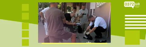 На Буковині чоловік вимагав $50 тисяч неіснуючого боргу і побив 54-річного