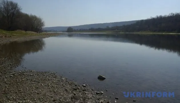 Україна та Молдова скорочують скиди води з Дністровського водосховища через посуху