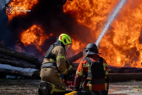 Вісім КАБів по Сумах: троє поранених, триває рятувальна операція