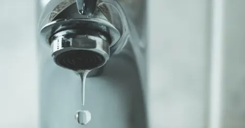 У Дніпрі без води: перелік районів та коли повернуть