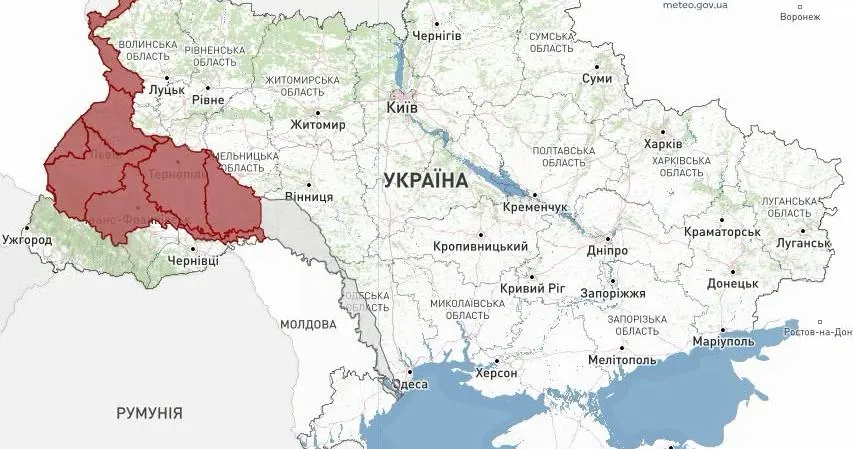 Річки на заході України стрімко міліють: оголошено III рівень небезпеки