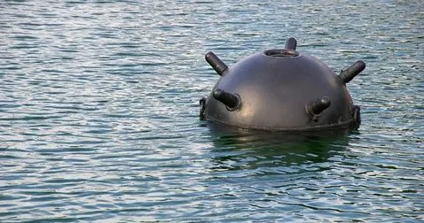 Міна в морі біля Коблевого вбила подружжя: донька поранена