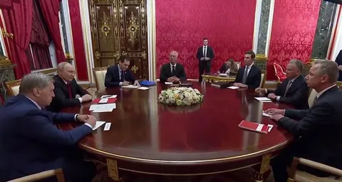 У Кремлі розповіли, як минула зустріч Путіна з посланцями Трампа