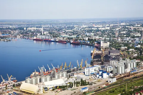 Росія вдарила по заблокованому порту на Миколаївщині: нові руйнування